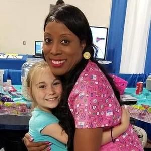 Meet your Posher, Charmelle